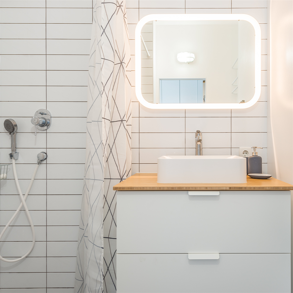 Quality lighting improves bathroom’s look